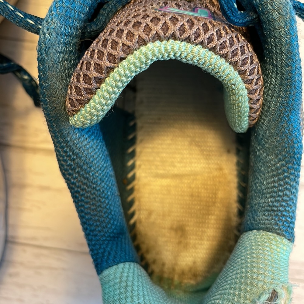 FILA RUNNING SHOES, Size 9 - Picture 8 of 10